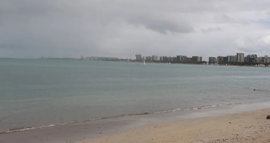 Inmet emite alertas de chuvas fortes para 61 cidades de Alagoas