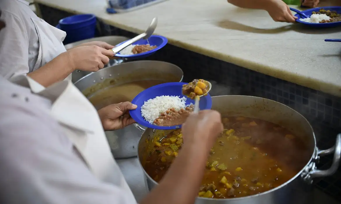 Brasil sai do Mapa da Fome da ONU após reduzir subnutrição para menos de 2,5% da população