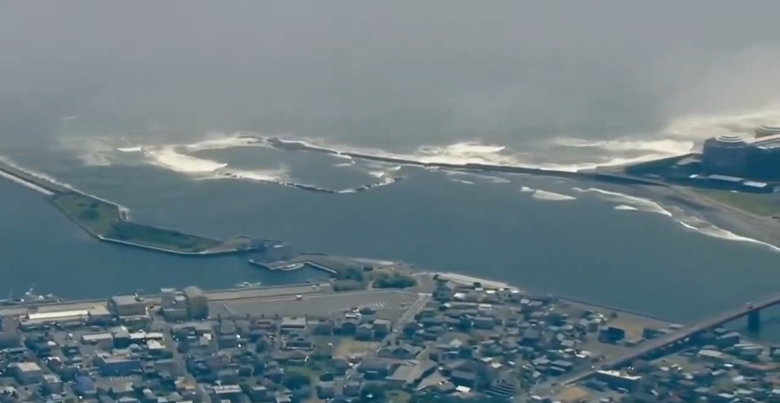 Terremoto de 8,8 na Rússia gera tsunami e alerta Pacífico; Japão e EUA emitem ordens de evacuação