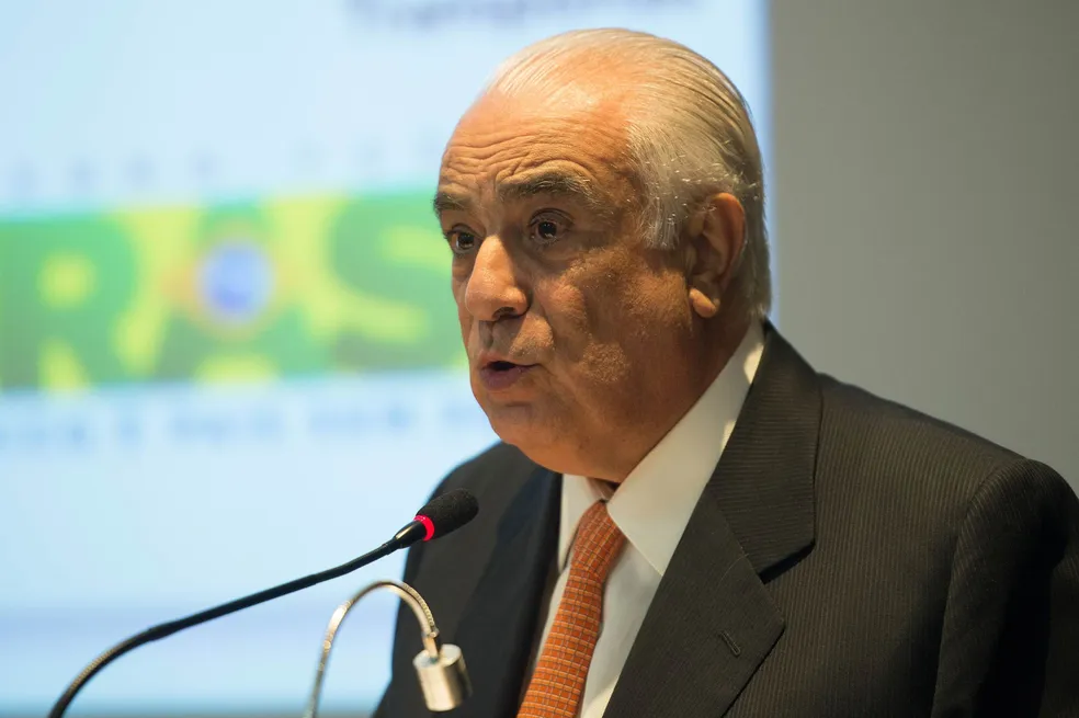 PL expulsa deputado após críticas a Trump e elogios a Moraes