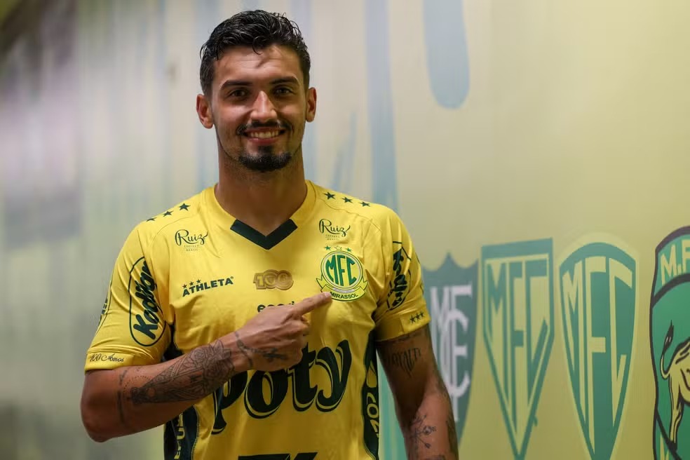 CSA acerta contratação do zagueiro Leonan Santos para reforçar elenco