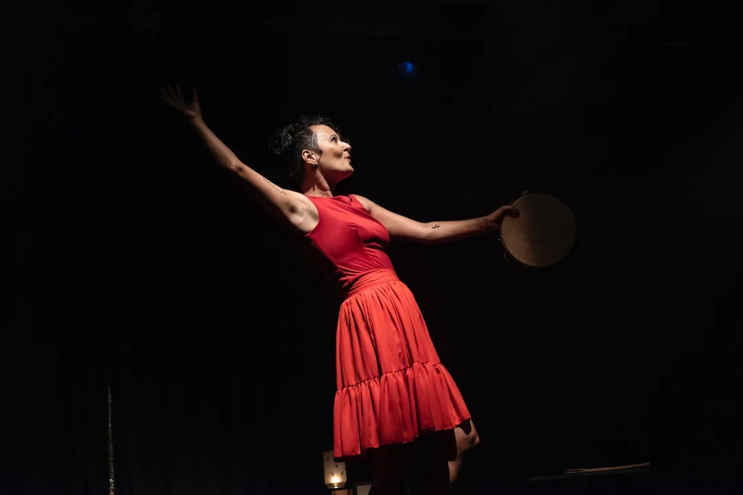 Ana Gal leva performance "Tubo de Ensaio" a teatros de Maceió e Arapiraca