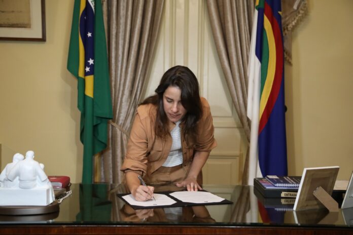 Raquel Lyra fortalece Educação de Pernambuco com a nomeação de 197 analistas e assistentes 