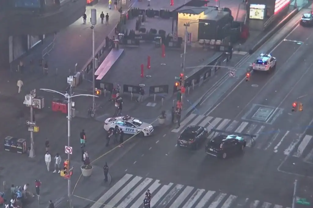 Caos na Times Square: Jovem de 17 anos dispara contra multidão e deixa três feridos