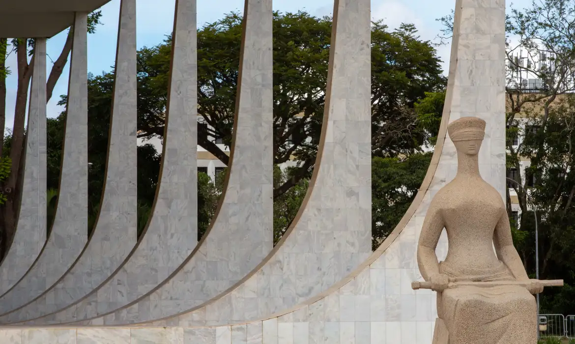 STF decide que INSS deve pagar auxílio a mulheres afastadas do trabalho por violência doméstica