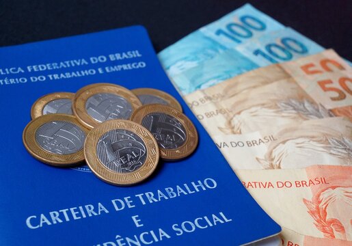 Pesquisa aponta que o salário de 54% dos brasileiros termina antes do fim do mês