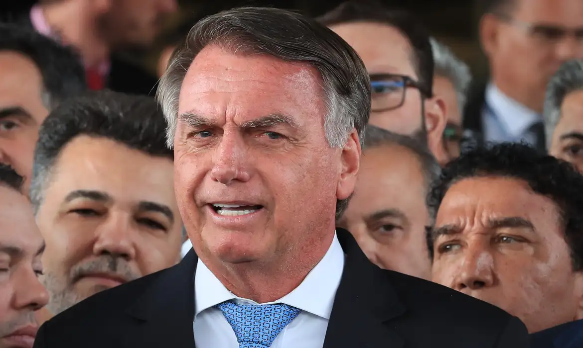 Defesa de Bolsonaro nega ao STF pedido de asilo na Argentina e pede fim de prisão domiciliar